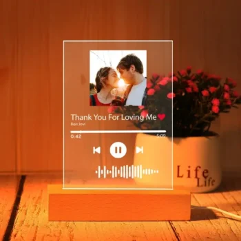 מיוזיק גלאס – מנורת לילה עם שיר אישי | YourMoment